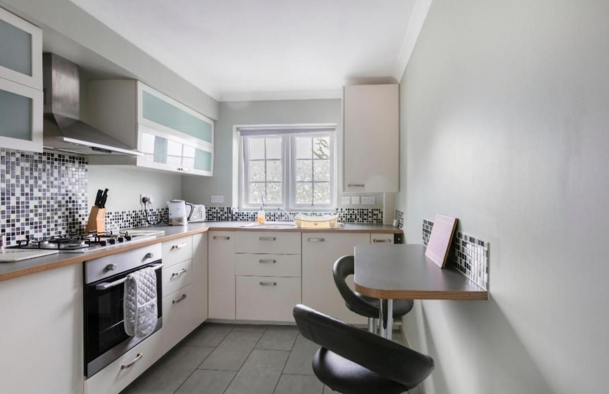 The Green Views Apartment Families, Tourists, Professionals Maidenhead Exterior photo